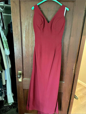 DaVinci Maxi Dress in Red Size 10 Like New
